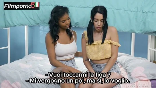Camp Lesbi Friends: Prima Lezione di Piacere Lesbico